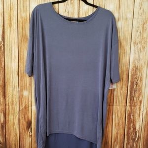 Medium Lularoe Irma Tee